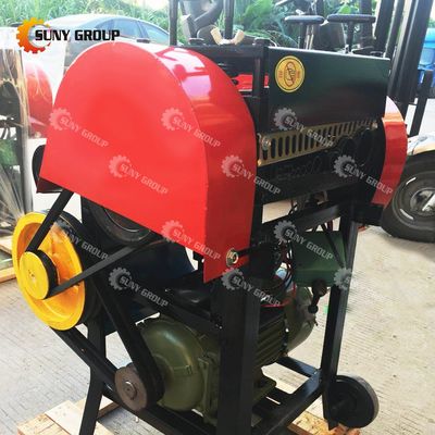 Machine de décapage et de découpage pour les déchets de cuivre