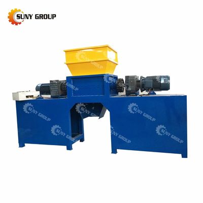 800-5000 kg/h Capacité petite déchiqueteuse à double arbre pour le recyclage de PCB Nice garantie