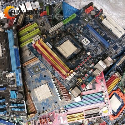 Machine de recyclage de cartes de circuits imprimés