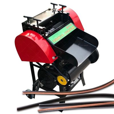 Séparer le cuivre des boîtiers en caoutchouc/plastique avec une machine universelle de décapage de câbles