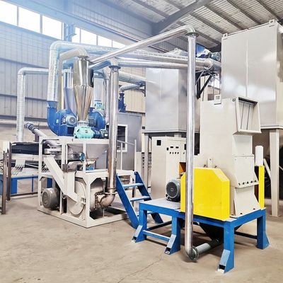 Machine de recyclage des déchets de circuits imprimés