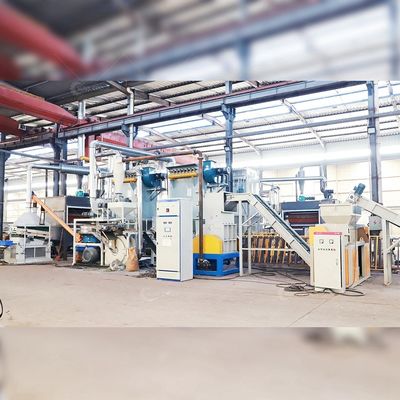 Équipement de recyclage de panneaux solaires de grande capacité de 200 à 1000 kg/h pour panneaux monocellulés entiers