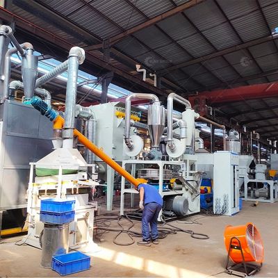 Équipement de recyclage de panneaux solaires de grande capacité de 200 à 1000 kg/h pour panneaux monocellulés entiers