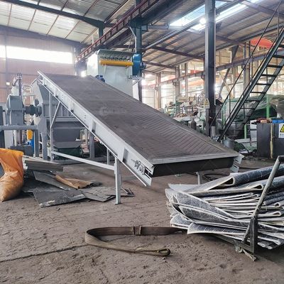 Machine de recyclage de panneaux solaires de 200 à 1000 kg/h pour le broyage et la séparation des cellules photovoltaïques