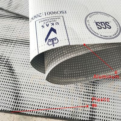 Machine automatique de décapage des déchets de tôles d'aluminium et de tôles de plastique pour le produit final