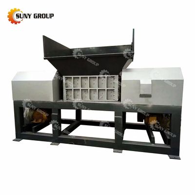 Machine de concassage de voitures industrielles et déchiqueteuse à double arbre pour les besoins du client