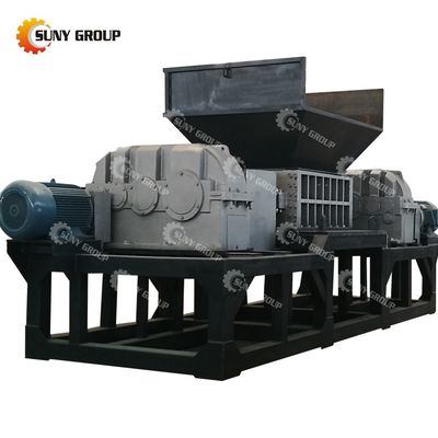 Machine à déchiqueter les déchets électroniques à double arbre pour le recyclage des déchets plastiques et métalliques, de 15 kW