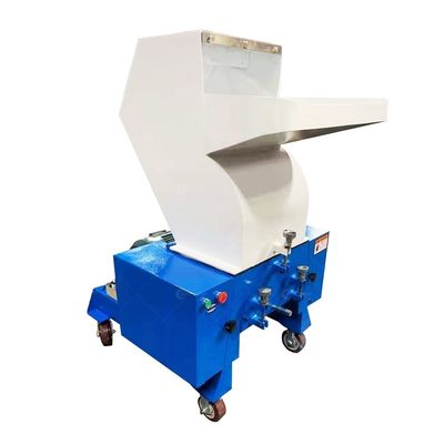 Machine de concassage de voiture en plastique de type couteau en couleur personnalisée pour les clients finaux